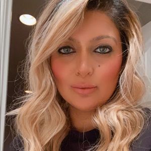 Meet your Posher, Alina